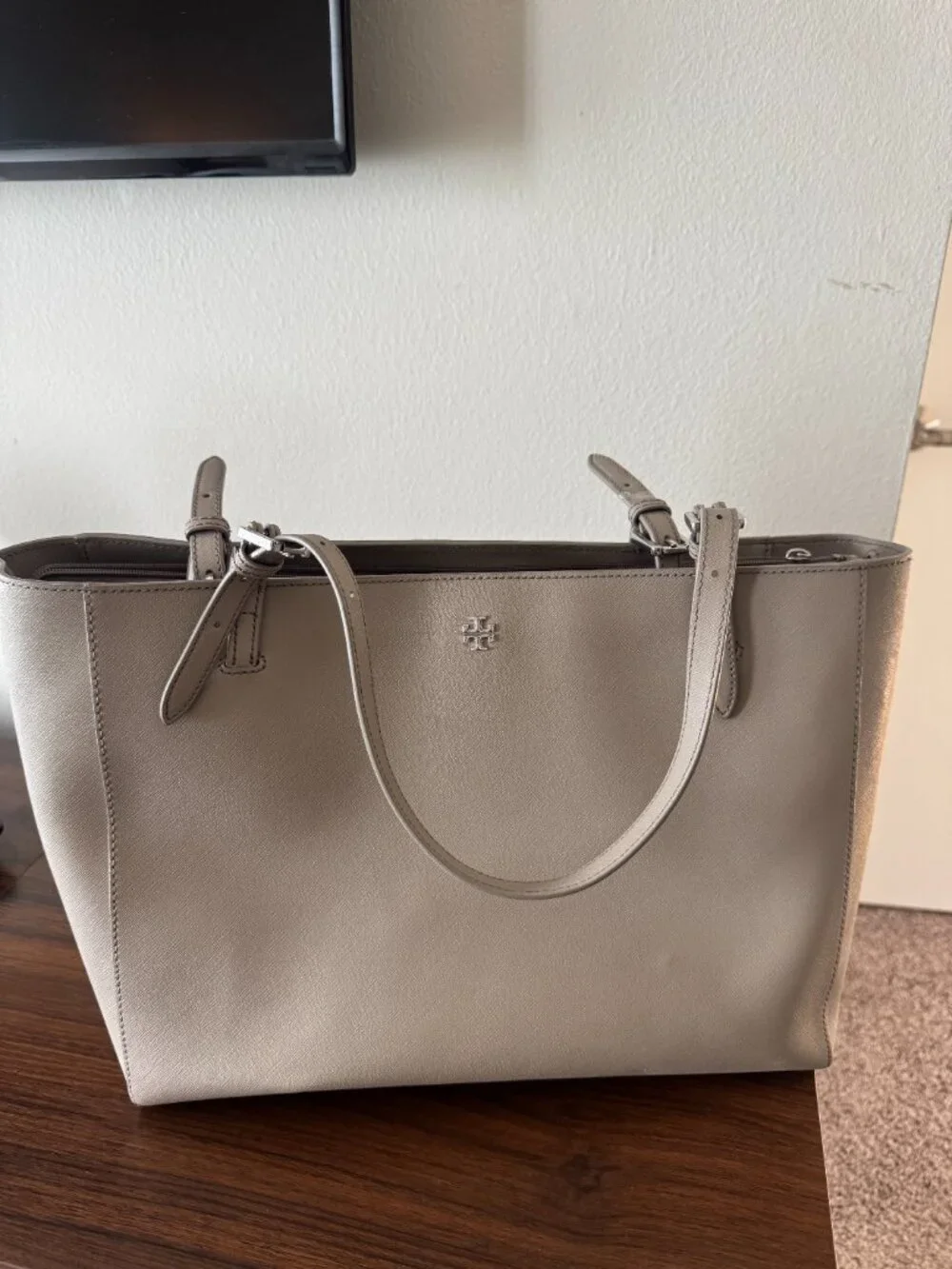 Tory Burch 100% Leather Tote Bag in Taupe (Like New)